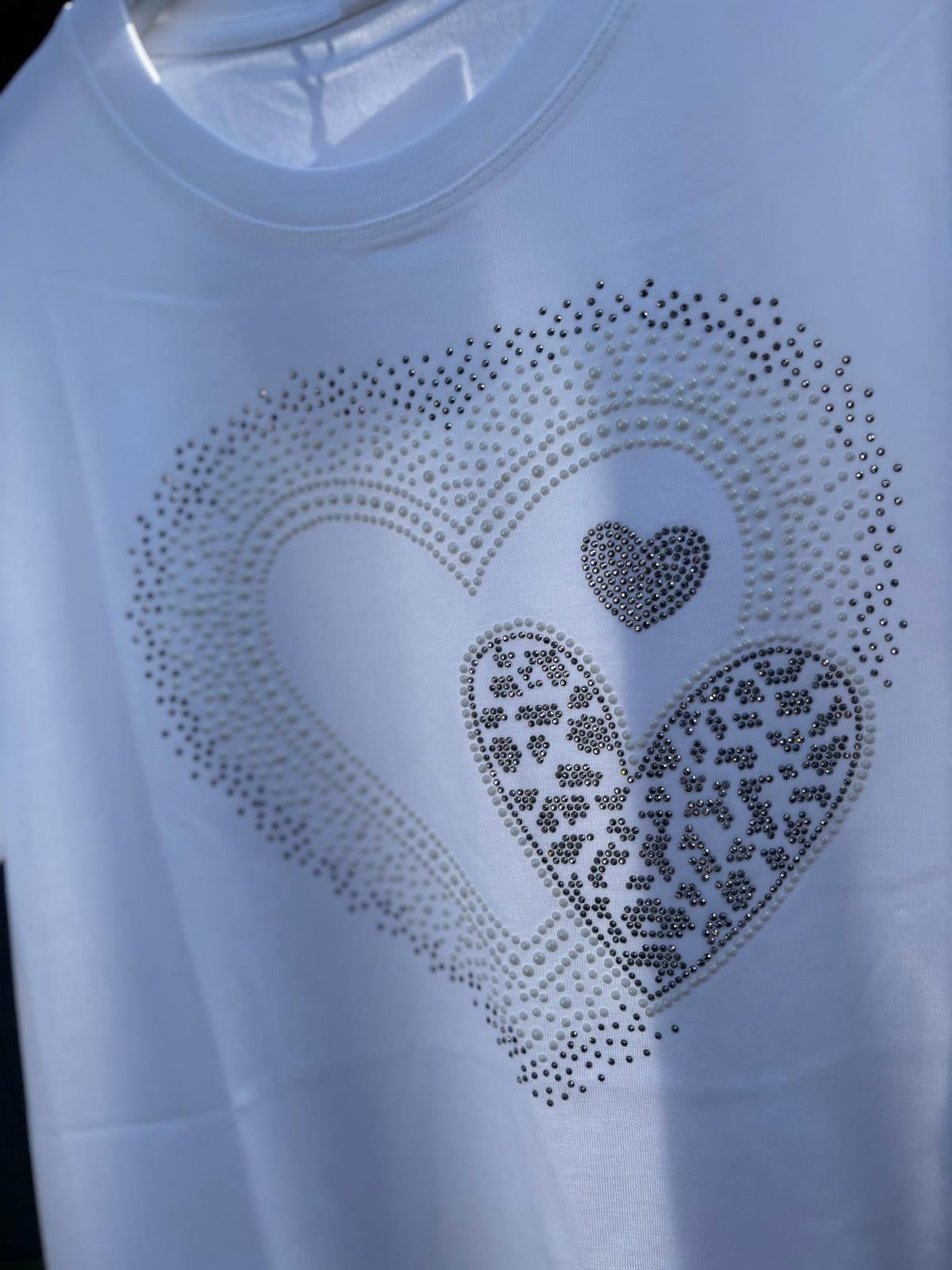 Loretta T-shirt (Glitter heart)